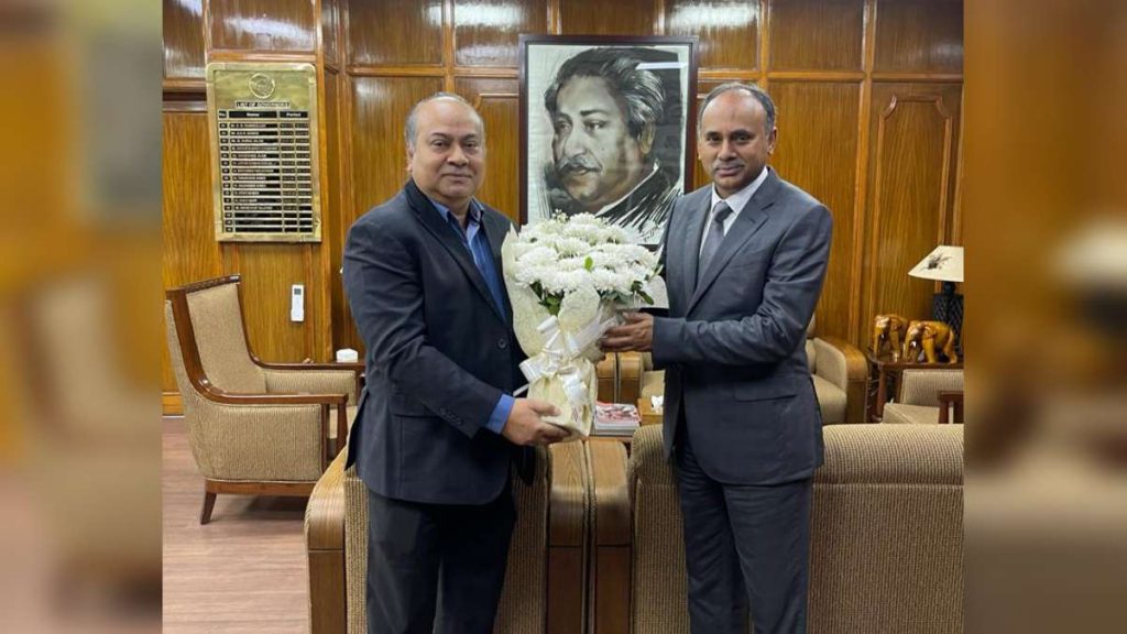 "BSEC Chairman Calls for Bangladesh Bank's Support to Boost Stock Market Liquidity"